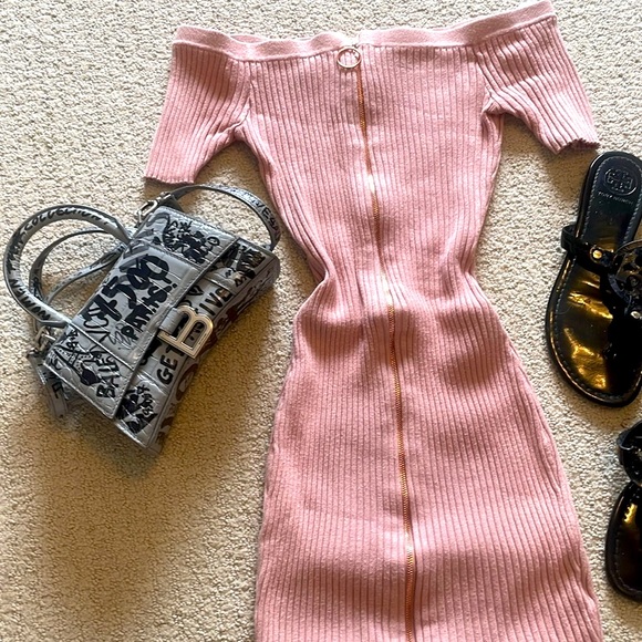 Guess Dresses & Skirts - NWOT: GUESS Pink Rib Knit Mini Dress - XS! NEW